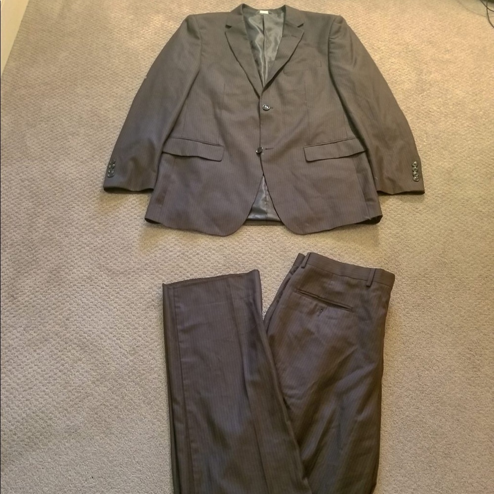Full suit! Brown pin stripes - size 42L!